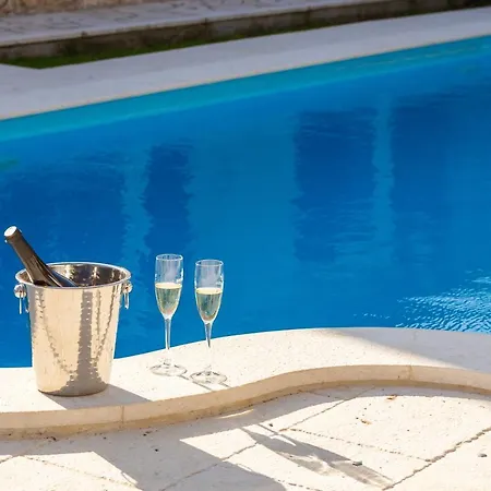 Mamita - Heated Pool Дом отдыха