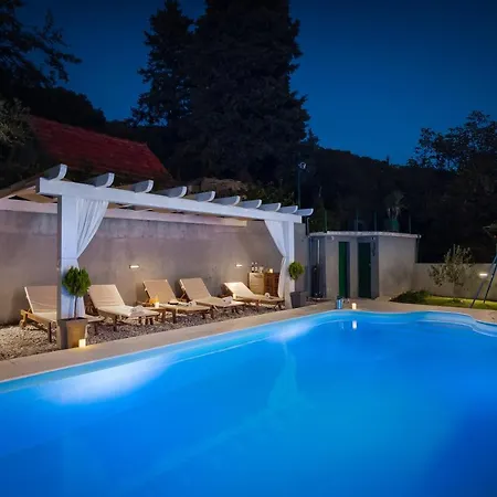 Mamita - Heated Pool * Šestanovac