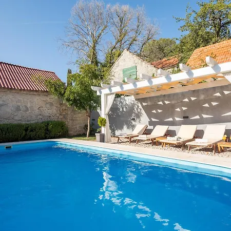 Сasa de vacaciones Mamita - Heated Pool