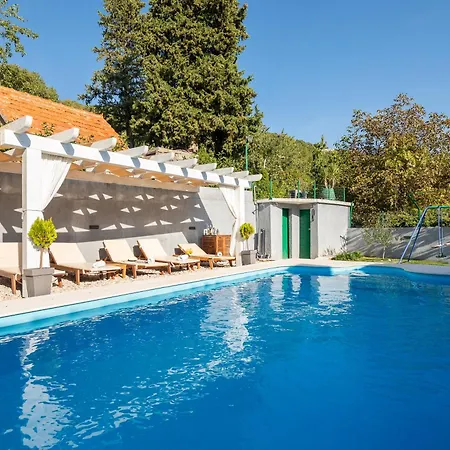 Mamita - Heated Pool Сasa de vacaciones Šestanovac
