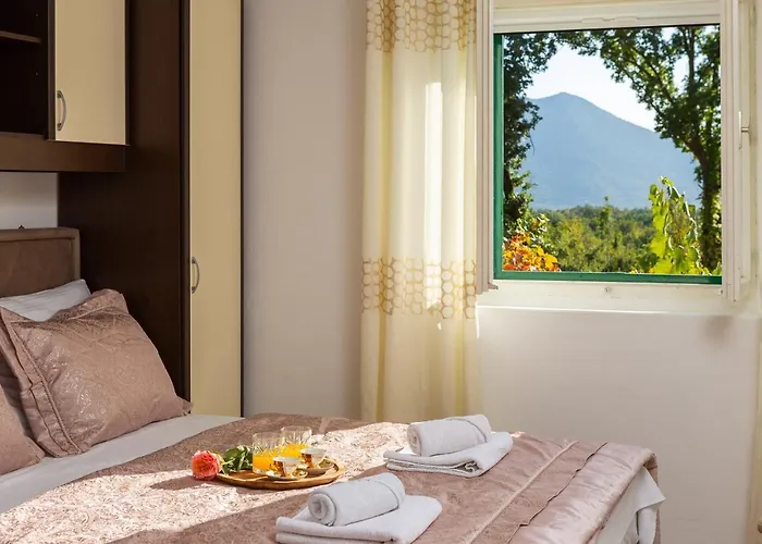 Mamita - Heated Pool * Šestanovac