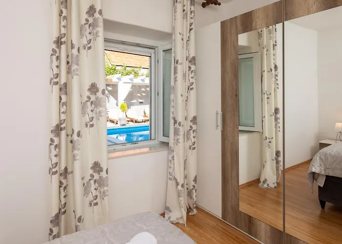 Mamita - Heated Pool * Šestanovac