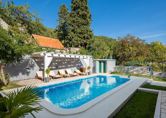 Tatil Evi Mamita - Heated Pool Šestanovac